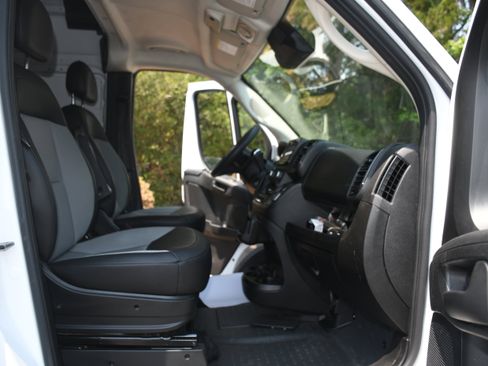 Used 2025 RAM ProMaster 2500 w/ Convenience Group FWD image 21