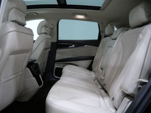 Used 2018 Lincoln MKX Reserve w/ Driver Assistance Package image 25