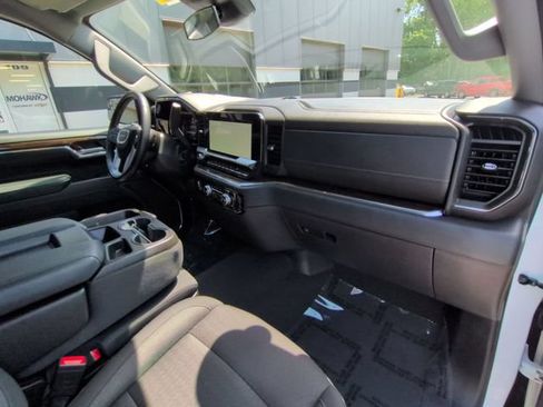 Used 2024 GMC Sierra 1500 SLE AWD/4WD image 29
