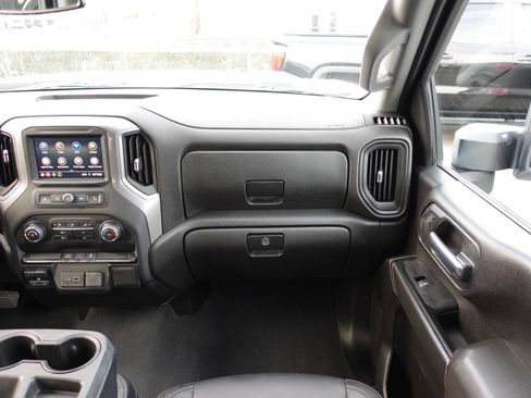 Used 2022 Chevrolet Silverado 2500 Custom w/ Custom Value Package image 31