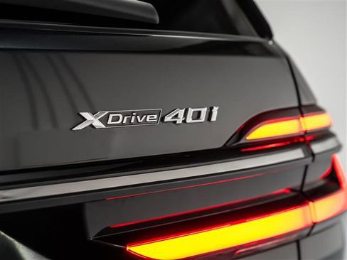 Used 2023 BMW X7 xDrive40i w/ Executive Package image 31