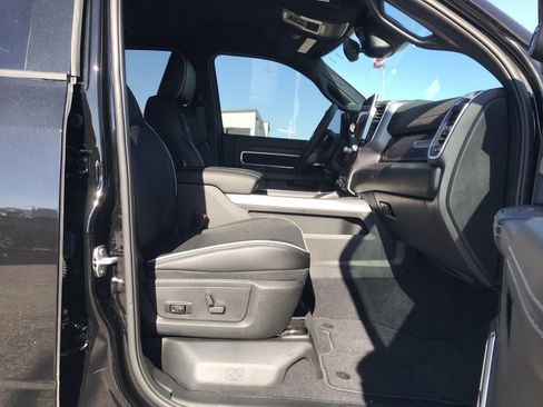 New 2025 RAM 2500 Laramie AWD/4WD image 19