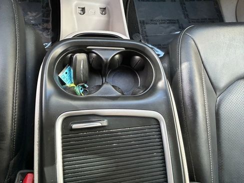 Used 2024 Chrysler Pacifica Touring-L image 21