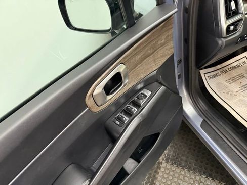 Used 2021 Kia Sorento EX w/ Panoramic Sunroof Package image 12