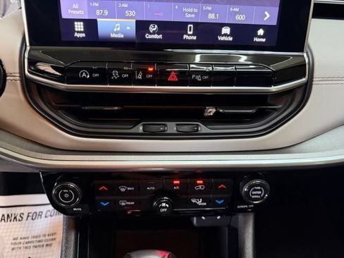 Certified 2025 Jeep Compass Limited AWD/4WD image 30