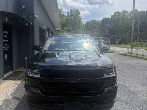 Used 2018 Chevrolet Silverado 1500 Custom w/ Custom Value Package RWD image 2