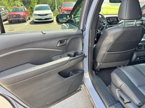 Used 2025 Honda Passport TrailSport image 28