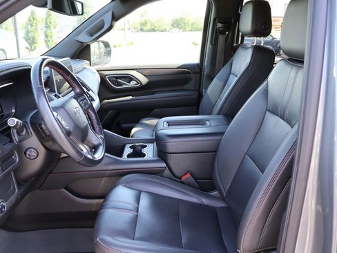 Used 2022 Chevrolet Suburban RST w/ Luxury Package AWD/4WD image 21