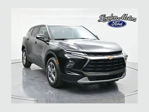 Used 2025 Chevrolet Blazer LT FWD image 1