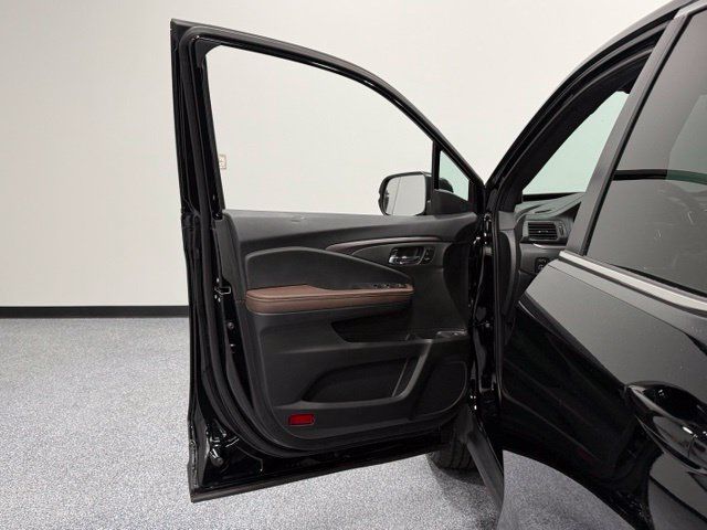 Used 2025 Honda Ridgeline RTL image 10