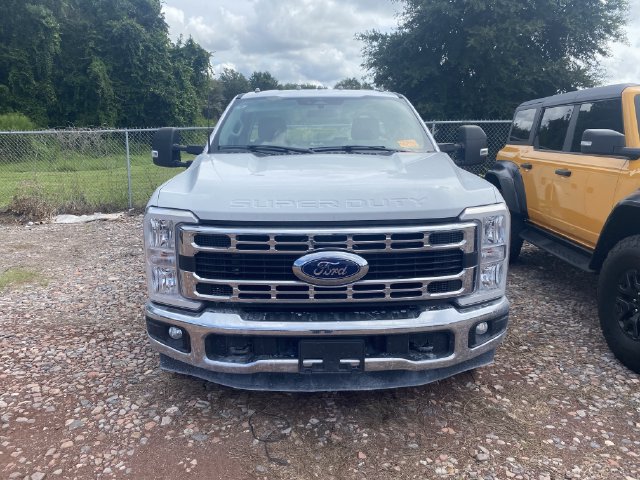 Used 2023 Ford F350 XL w/ XL Chrome Package RWD image 2