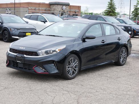 Used 2023 Kia Forte GT-Line w/ GT-Line Premium Package FWD image 2