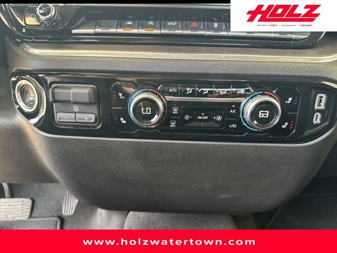 Certified 2026 GMC Sierra 1500 SLT AWD/4WD image 17