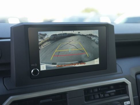 Used 2025 Toyota Tacoma SR image 27