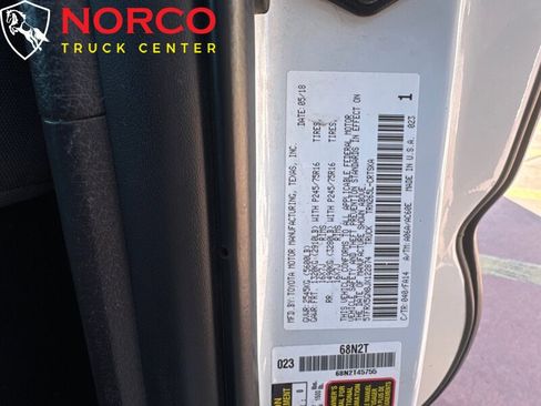 Used 2018 Toyota Tacoma SR image 21