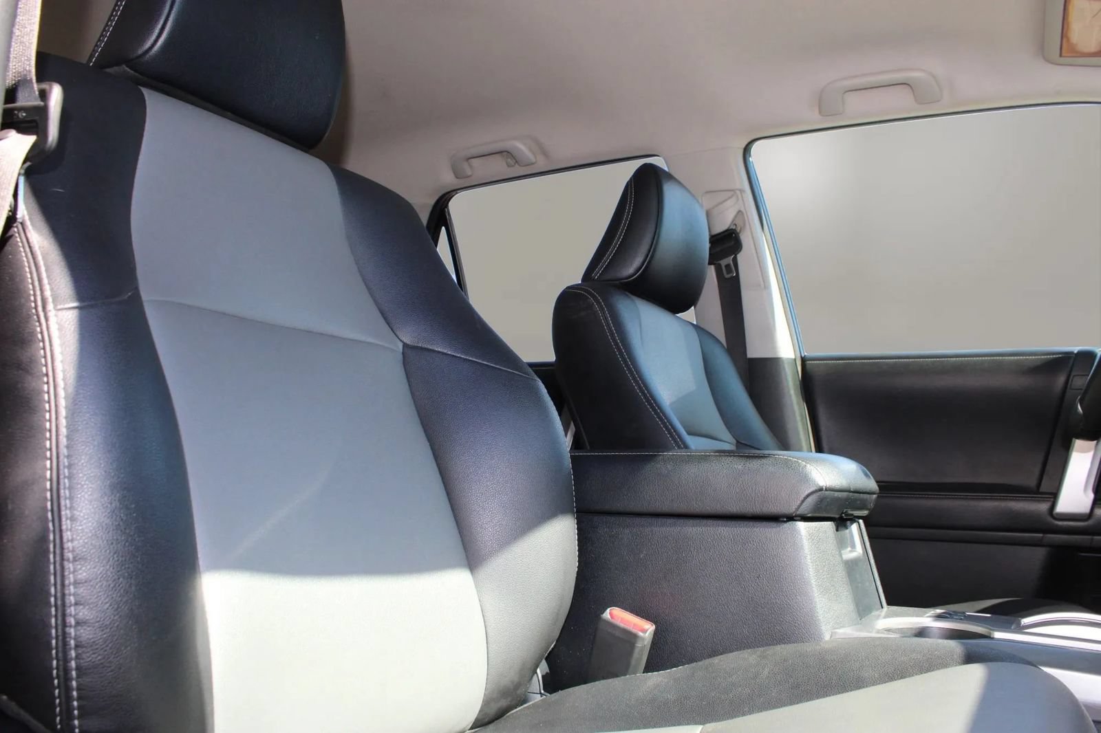 Used 2018 Toyota 4Runner SR5 Premium AWD/4WD image 24