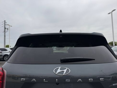 Used 2023 Hyundai Palisade Calligraphy image 24