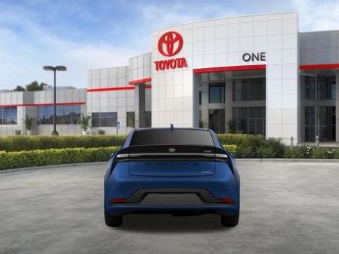 New 2026 Toyota Prius Plug-In Hybrid FWD image 11