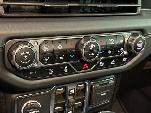 New 2025 Jeep Wrangler Sahara w/ Safety Group image 20