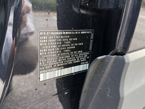 Certified 2022 Volkswagen Taos SE FWD image 30
