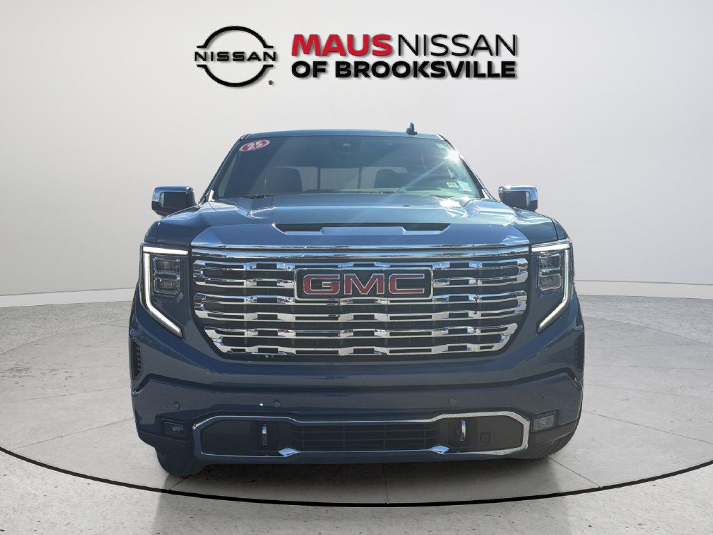Used 2025 GMC Sierra 1500 Denali w/ Denali Reserve Package AWD/4WD image 3