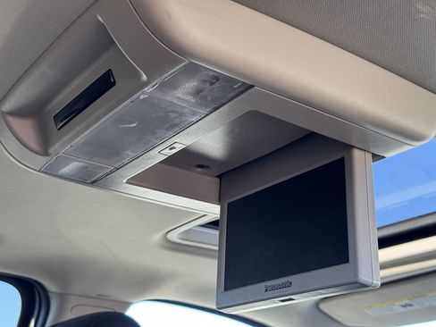 Used 2013 Chevrolet Suburban LTZ image 46