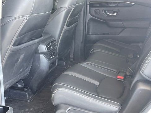 Certified 2025 Honda Pilot Touring image 15