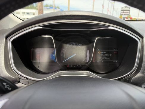 Used 2016 Ford Fusion Titanium AWD/4WD image 28