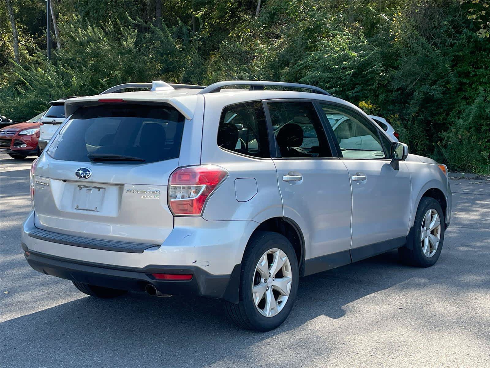 Used 2016 Subaru Forester 2.5i Limited AWD/4WD image 3