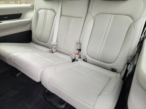 Certified 2024 Jeep Wagoneer L 2WD w/ Convenience Group I image 38