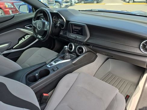 Used 2021 Chevrolet Camaro LT RWD image 8