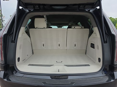Used 2026 Cadillac Escalade Platinum Sport AWD/4WD image 15
