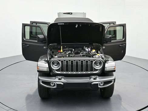 New 2026 Jeep Wrangler Unlimited Sahara AWD/4WD image 25