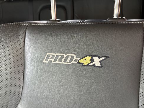 Used 2019 Nissan Frontier PRO-4X w/ Pro-4x Luxury Package image 15