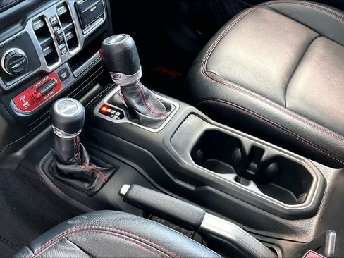 Used 2018 Jeep Wrangler Unlimited Rubicon AWD/4WD image 18
