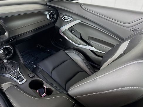 Used 2021 Chevrolet Camaro LT image 23