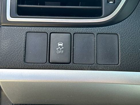 Used 2015 Toyota Camry SE image 23