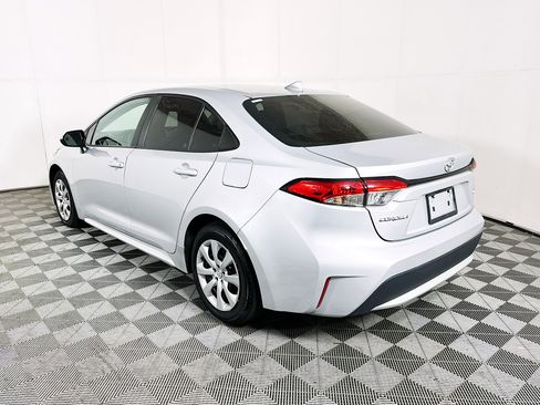 Used 2022 Toyota Corolla LE FWD image 5