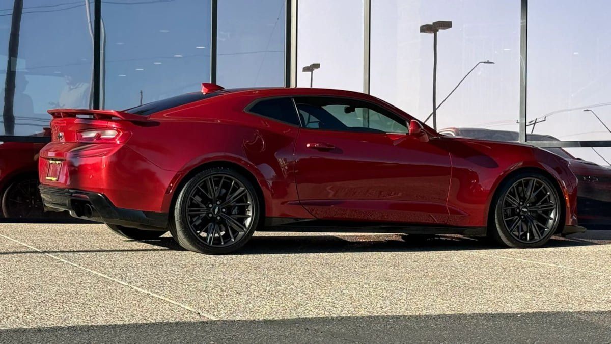 Used 2018 Chevrolet Camaro ZL1 RWD image 13