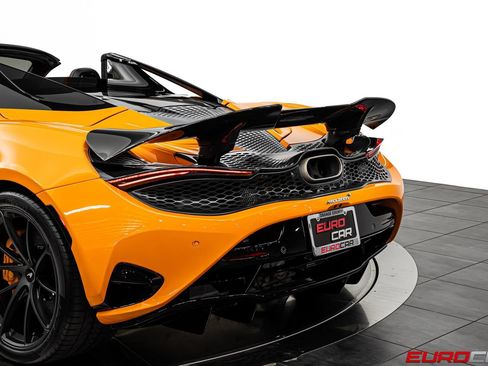 Used 2026 McLaren 750S Spider RWD image 20