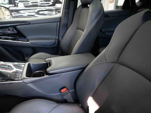 Used 2023 Toyota bZ4X Limited image 10