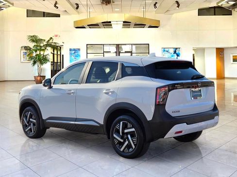 Certified 2025 Nissan Kicks SV FWD image 7