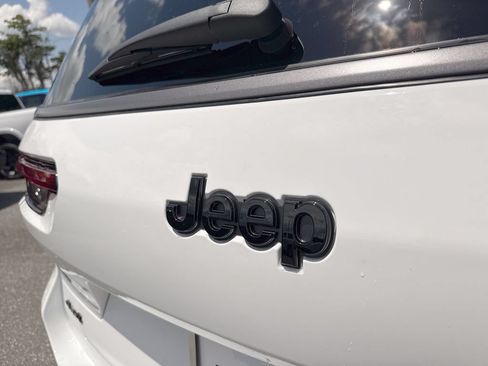 New 2026 Jeep Grand Cherokee L 4WD image 4