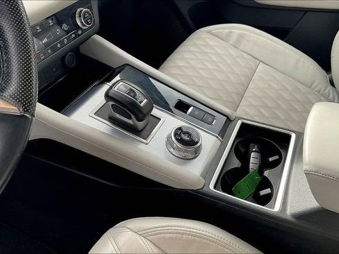 Used 2022 Mitsubishi Outlander SEL image 17