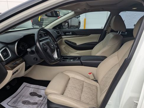 Used 2017 Nissan Maxima Platinum image 13
