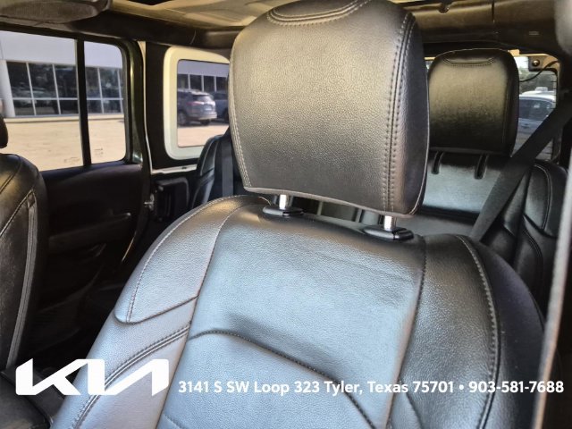 Used 2021 Jeep Wrangler Unlimited Sahara AWD/4WD image 18