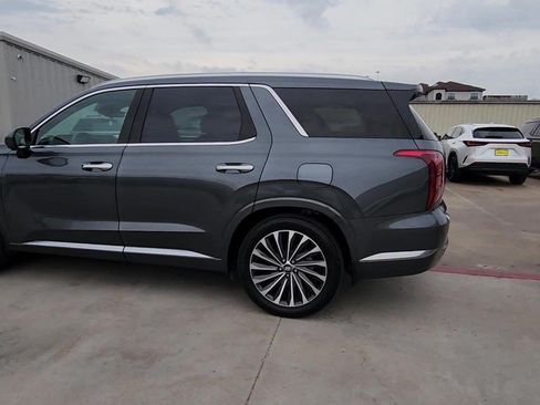 Used 2025 Hyundai Palisade Calligraphy FWD image 6