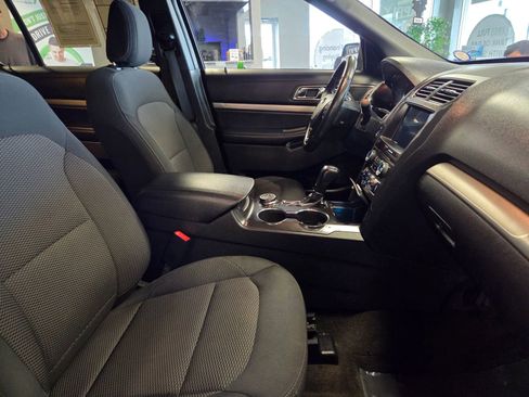 Used 2018 Ford Explorer XLT w/ Equipment Group 201A image 56