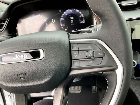 New 2026 Jeep Grand Cherokee Altitude AWD/4WD image 23