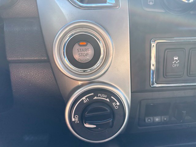 Used 2018 Nissan Titan SL w/ Chrome Package AWD/4WD image 24